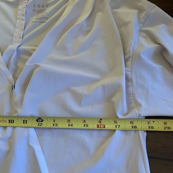 A Day Italy Cream That's A Wrap Technical Silk Top Size Small - Picture 10 of 11